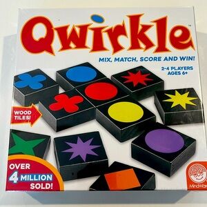 Mindware board game qwirkle mix,match,score and win